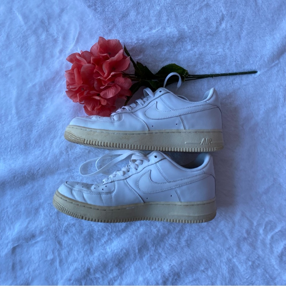 Nike Air Force 1 Shoes White Sneakers Size 8 - Picture 2 of 5